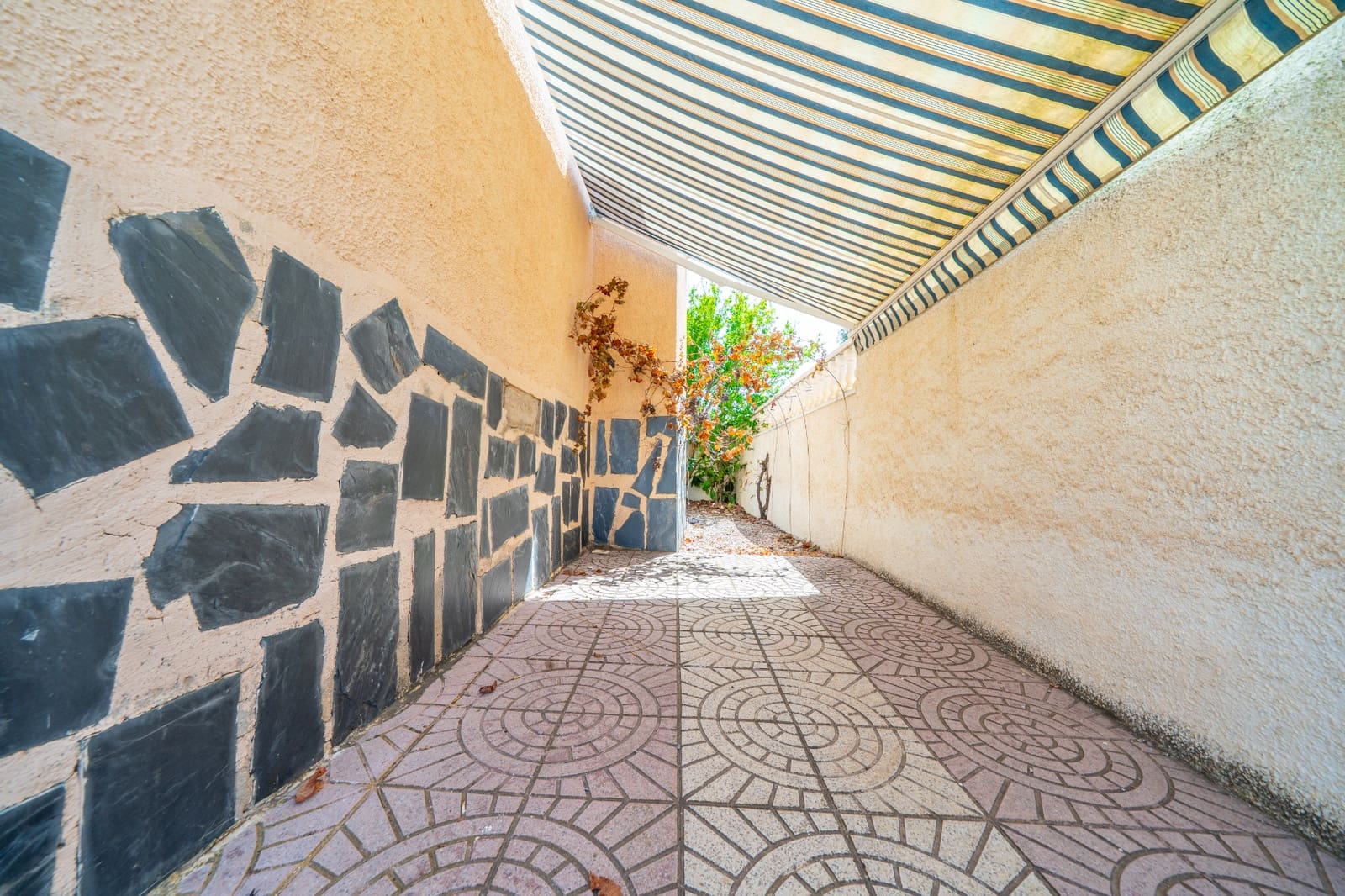 2 bedroom Villa for sale in La Marina with pool garage - € 147,000 (Ref: 10014867)