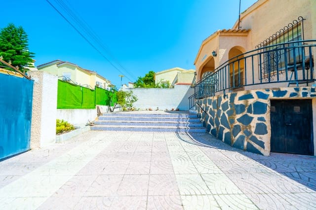 2 bedroom Villa for sale in La Marina, Elche / Elx with pool garage - € 147,000 (Ref: 10014867)