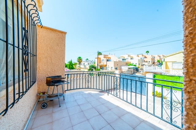 2 bedroom Villa for sale in La Marina, Elche / Elx with pool garage - € 147,000 (Ref: 10014867)