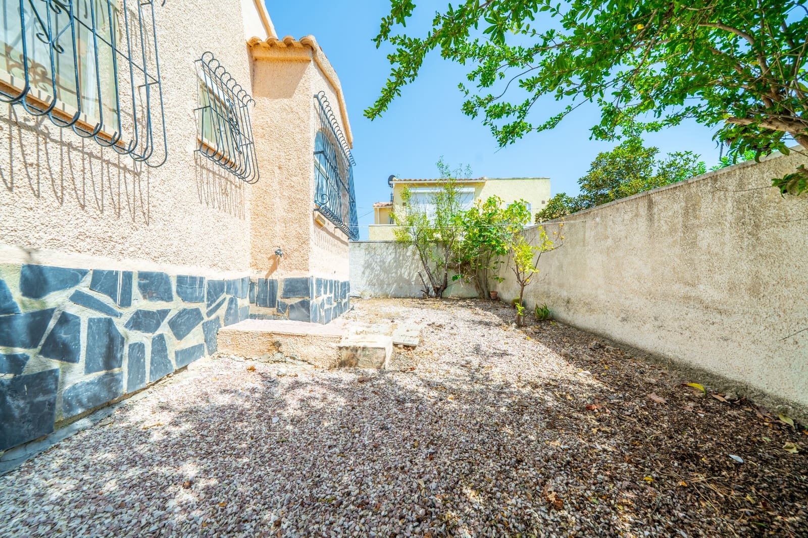 2 bedroom Villa for sale in La Marina with pool garage - € 147,000 (Ref: 10014867)