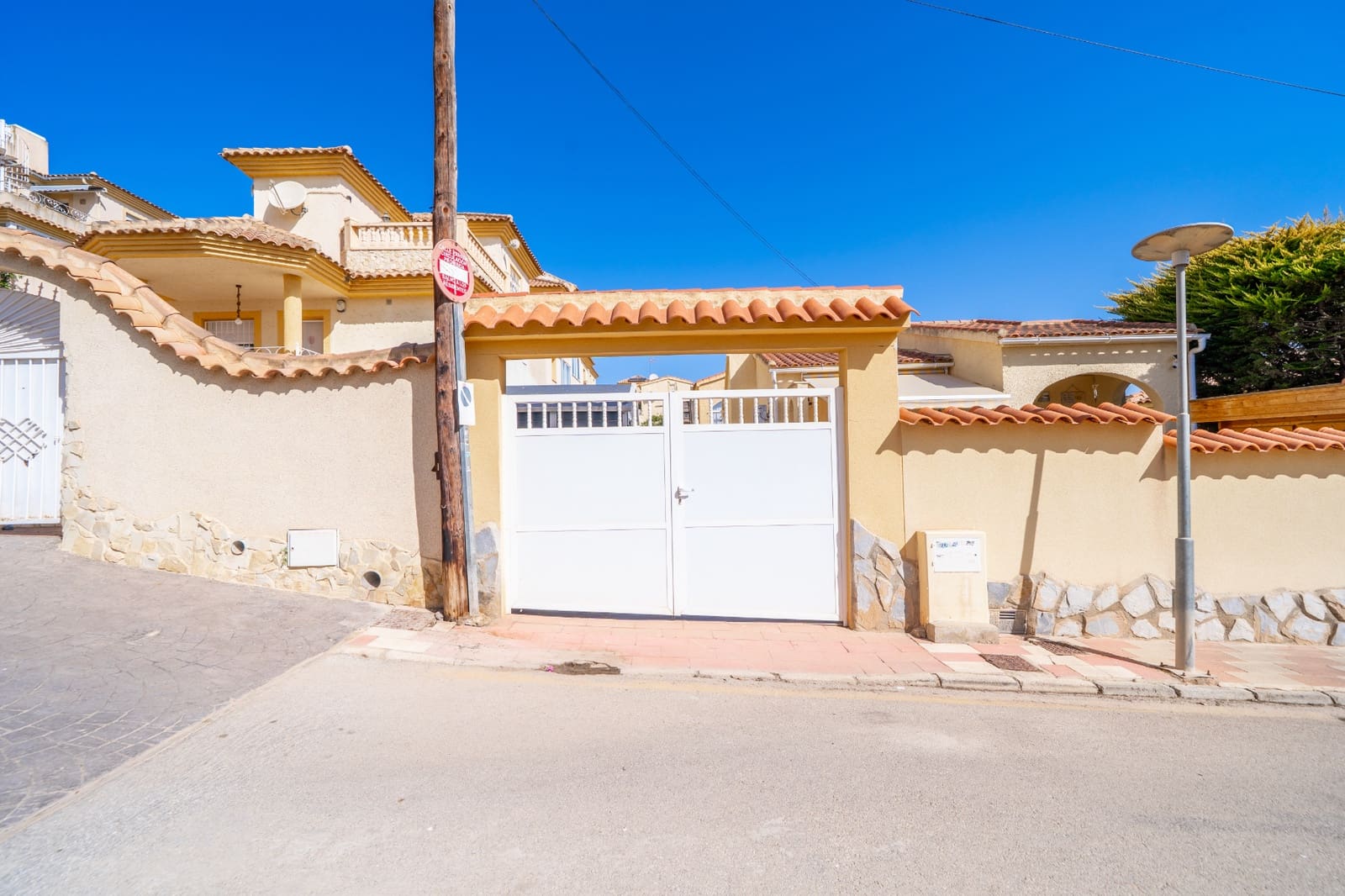 2 quarto Moradia para venda em La Marina com piscina - 230 000 € (Ref: 10023146)