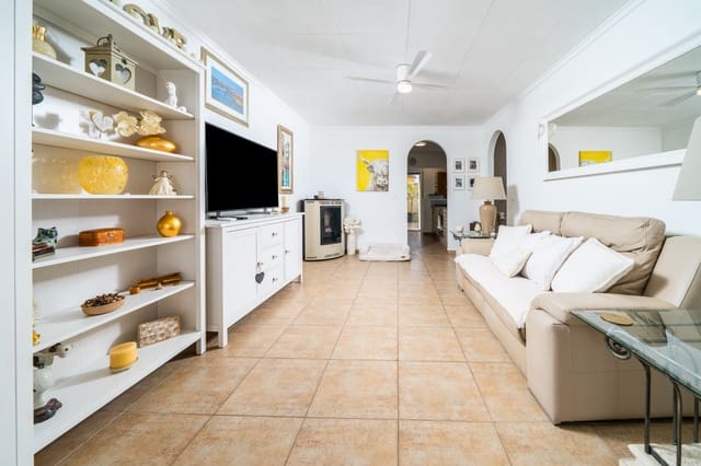 3 sovrum Villa till salu i La Marina, Elche / Elx med pool - 265 000 € (Ref: 10033174)