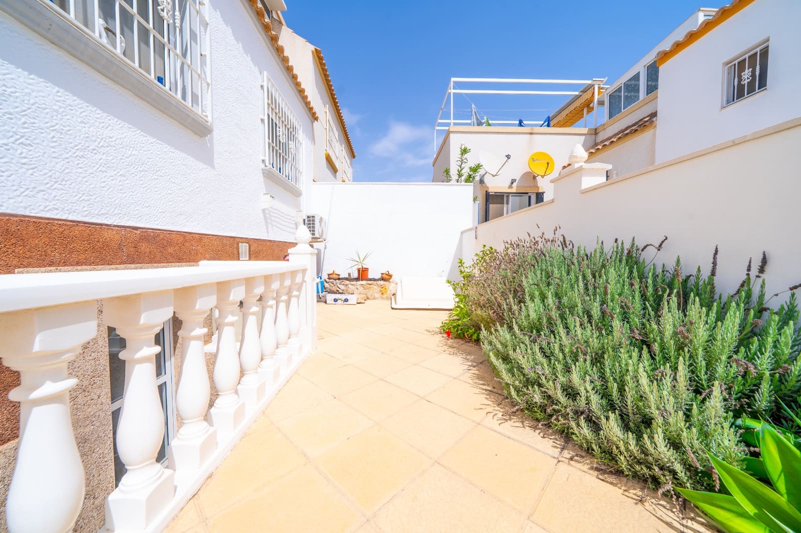 3 chambre Villa/Maison Semi-Mitoyenne à vendre à La Marina avec piscine - 215 000 € (Ref: 10035722)