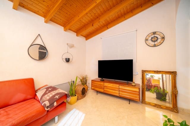 2 Zimmer Villa zu verkaufen in La Marina, Elche / Elx mit Pool Garage - 225.000 € (Ref: 10054439)