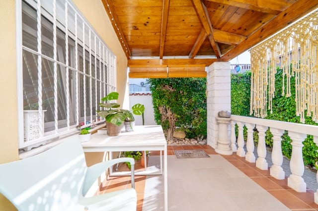 2 Zimmer Villa zu verkaufen in La Marina, Elche / Elx mit Pool Garage - 225.000 € (Ref: 10054439)