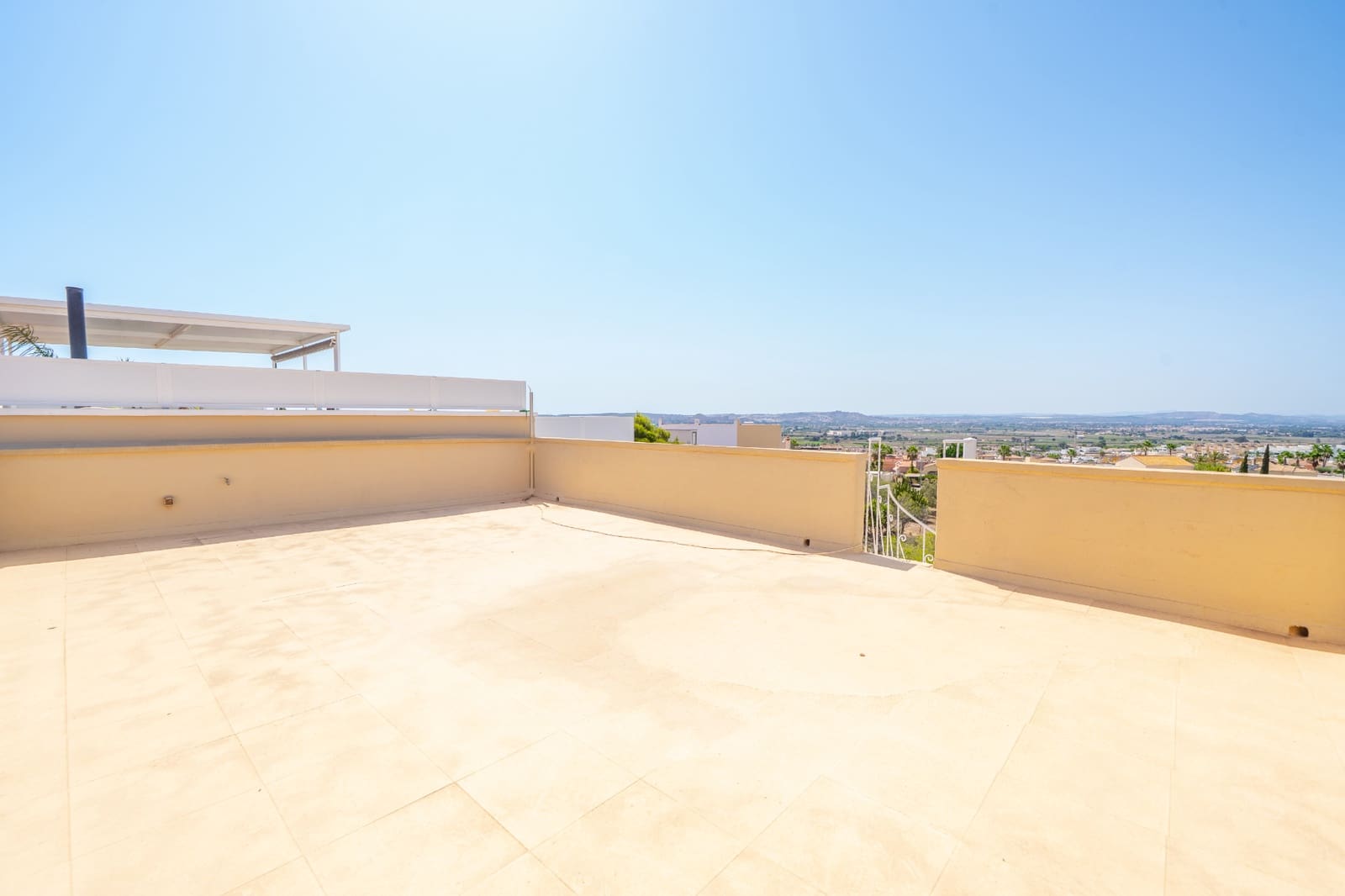 2 Zimmer Reihenhaus zu verkaufen in La Marina mit Pool - 145.000 € (Ref: 10060911)