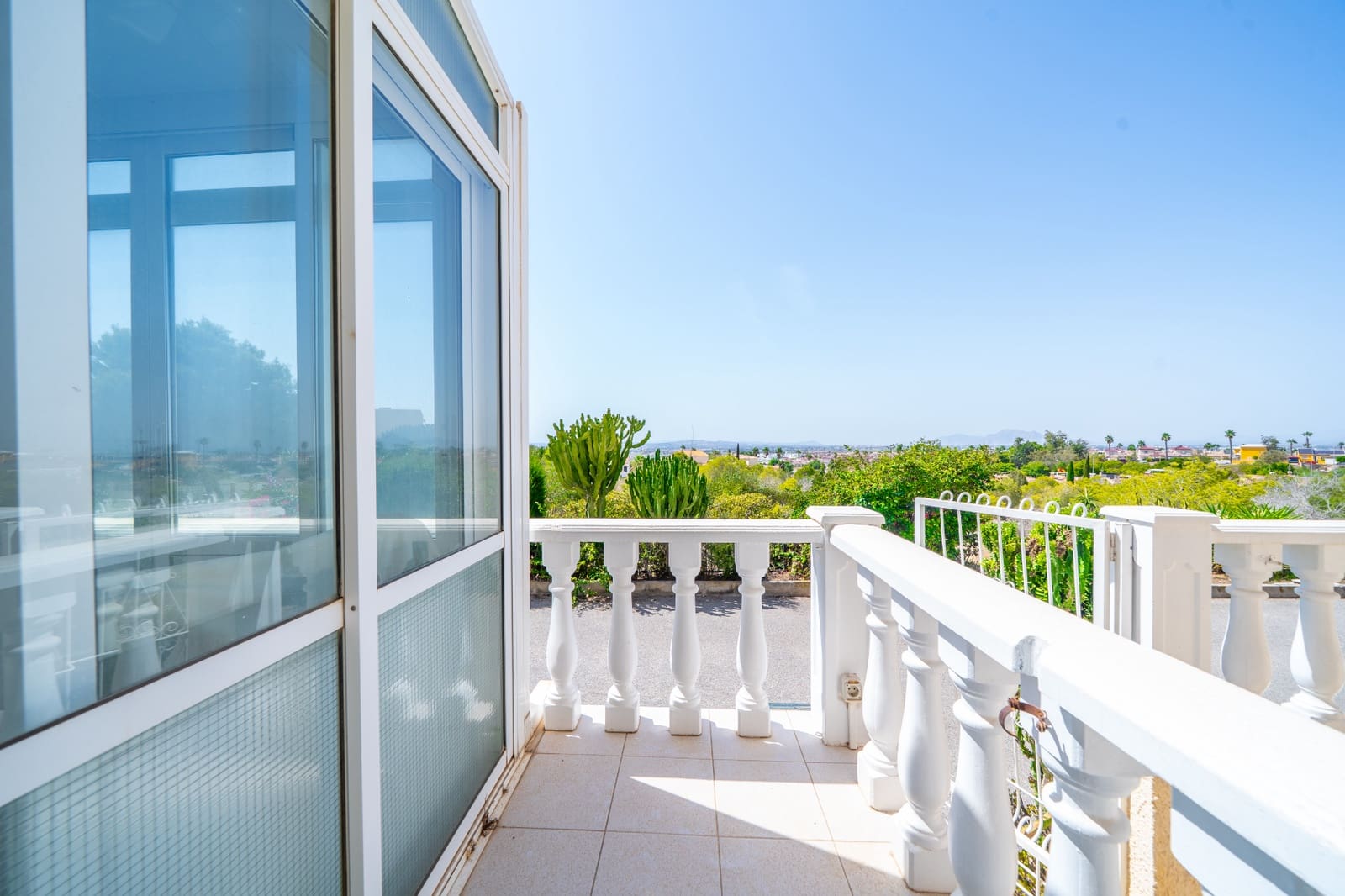 2 Zimmer Reihenhaus zu verkaufen in La Marina mit Pool - 145.000 € (Ref: 10060911)