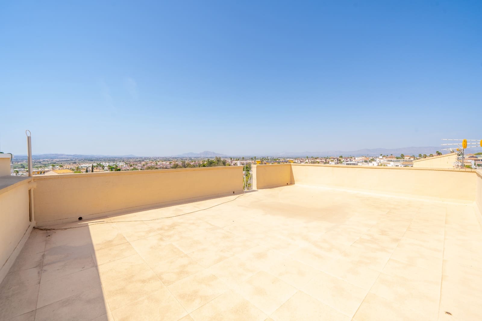2 Zimmer Reihenhaus zu verkaufen in La Marina mit Pool - 145.000 € (Ref: 10060911)