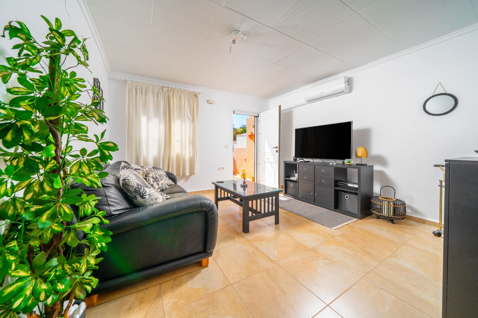 3 Zimmer Reihenhaus zu verkaufen in La Marina mit Pool - 145.000 € (Ref: 10095038)