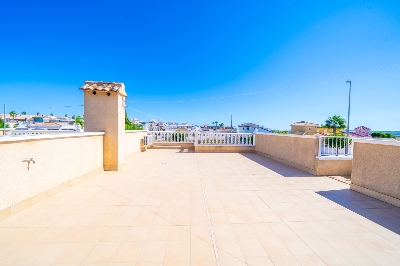 Pareado de 2 habitaciones en La Marina en venta con piscina garaje - 175.000 € (Ref: 10106467)