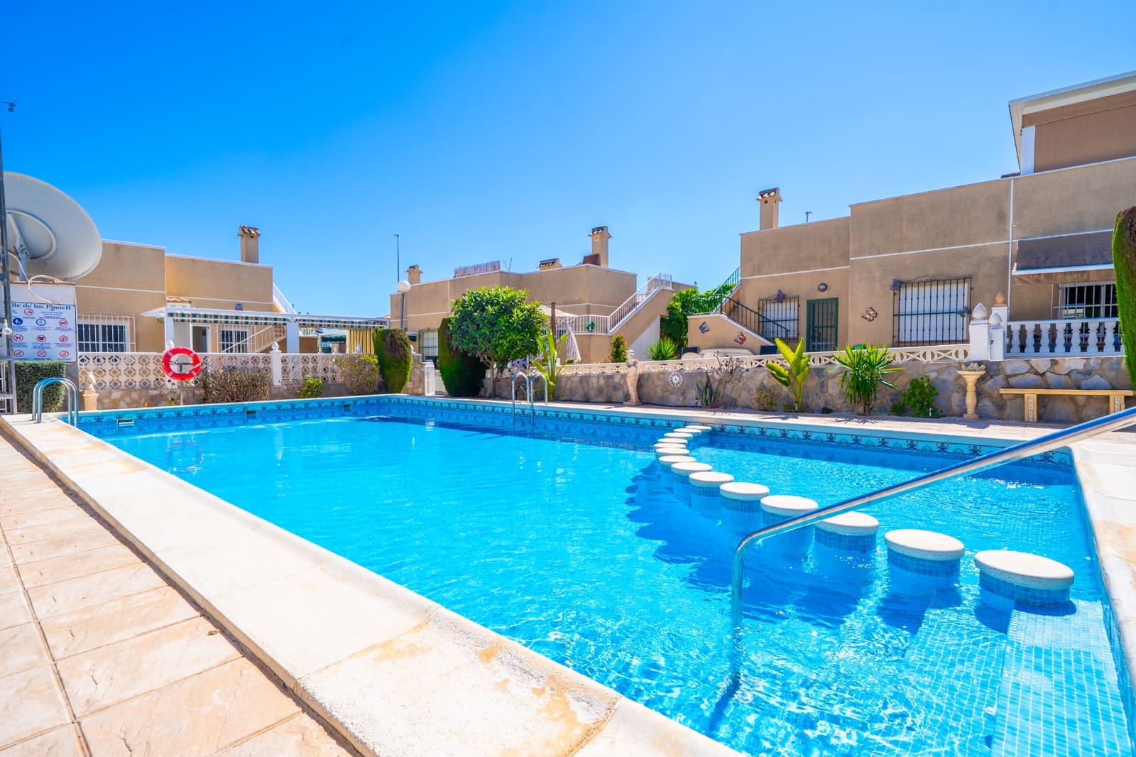 Pareado de 2 habitaciones en La Marina en venta con piscina garaje - 175.000 € (Ref: 10106467)