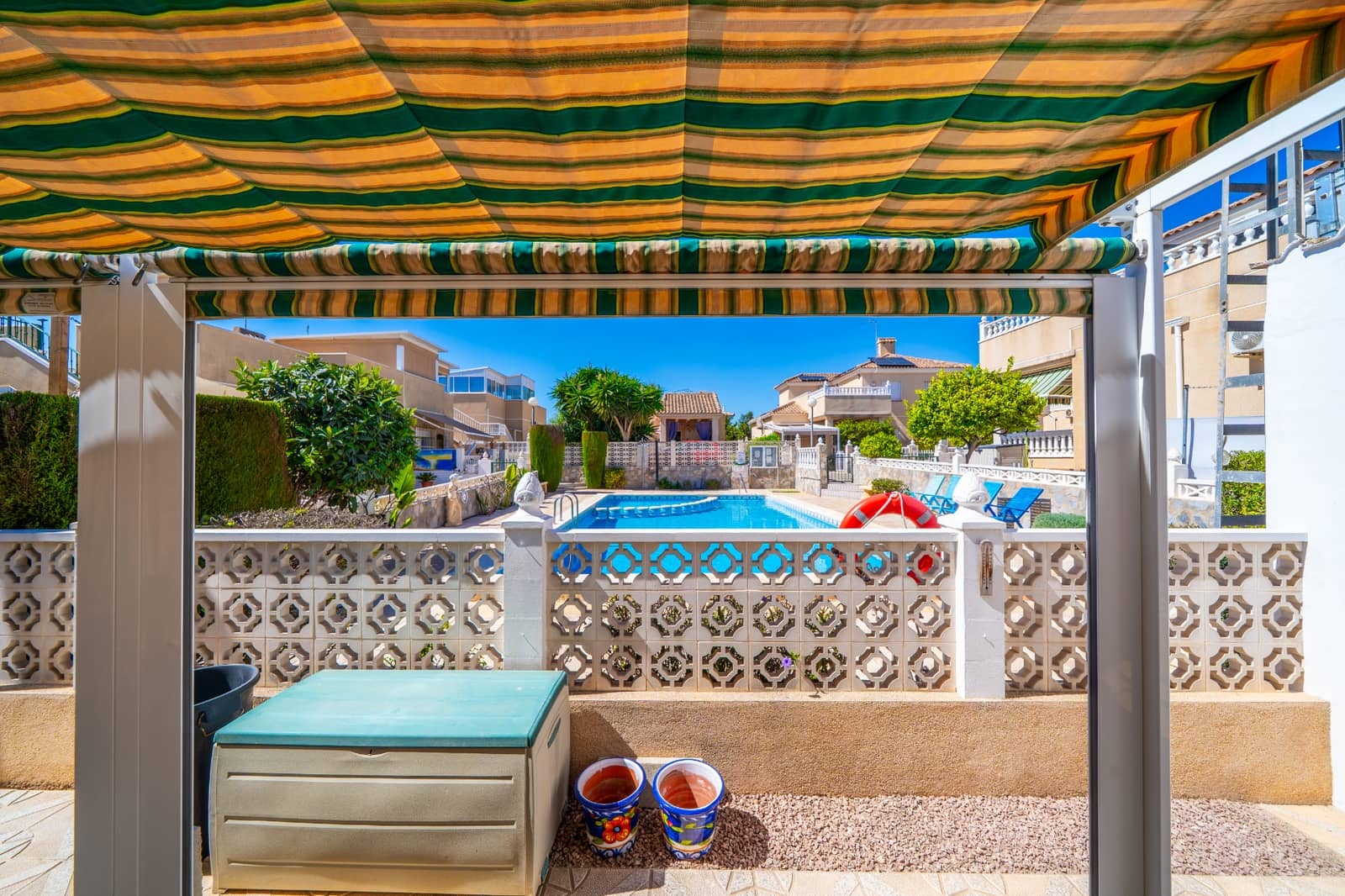 Pareado de 2 habitaciones en La Marina en venta con piscina garaje - 175.000 € (Ref: 10106467)