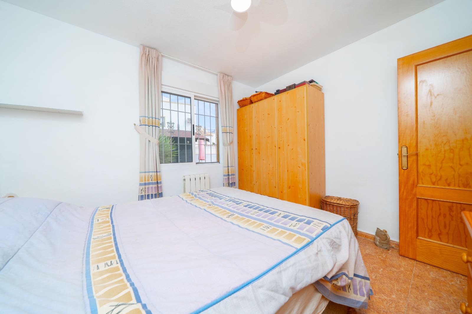 2 soverom Kjedet enebolig til salgs i La Marina med svømmebasseng garasje - € 209 995 (Ref: 10120900)
