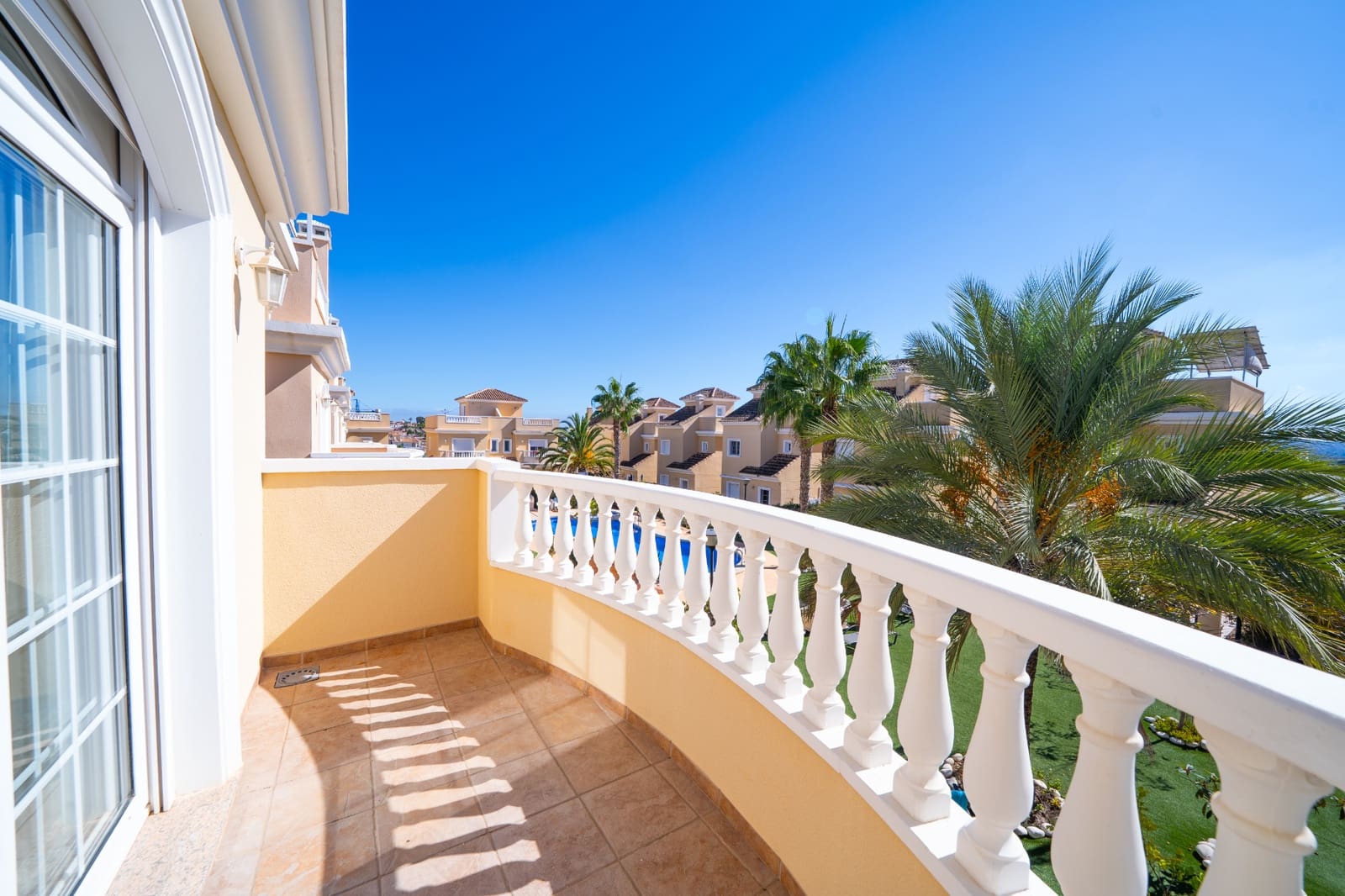 Chalet de 3 habitaciones en La Marina en venta con piscina - 344.995 € (Ref: 10155876)