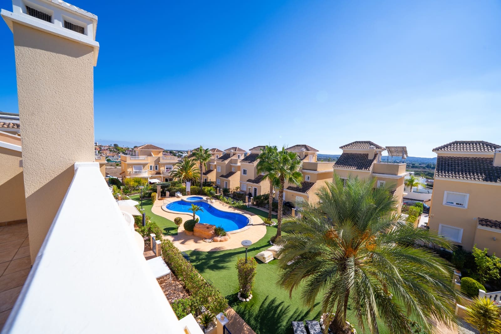Chalet de 3 habitaciones en La Marina en venta con piscina - 344.995 € (Ref: 10155876)