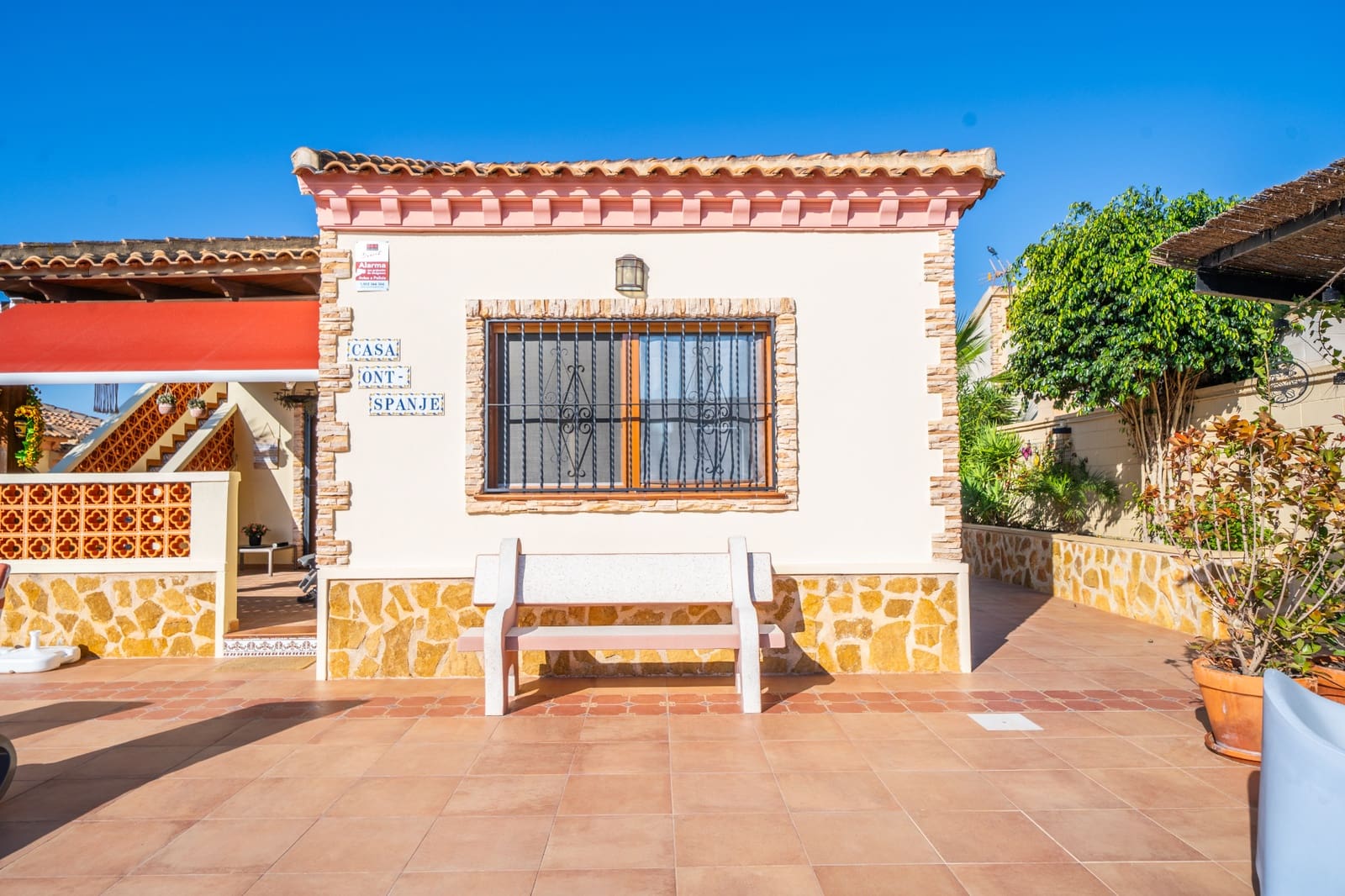 Chalet de 4 habitaciones en La Marina en venta con piscina - 449.500 € (Ref: 10156796)