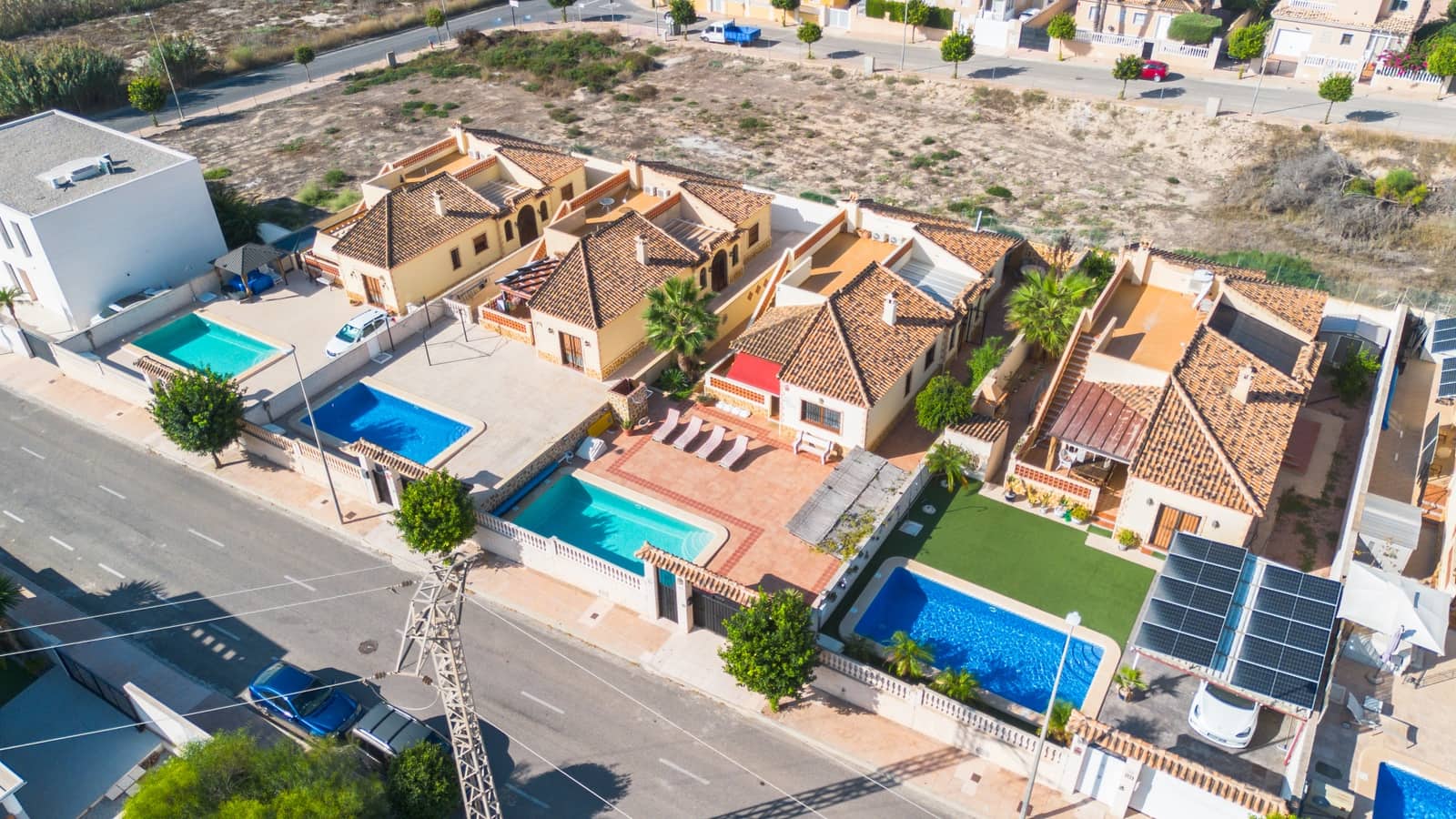 Chalet de 4 habitaciones en La Marina en venta con piscina - 449.500 € (Ref: 10156796)