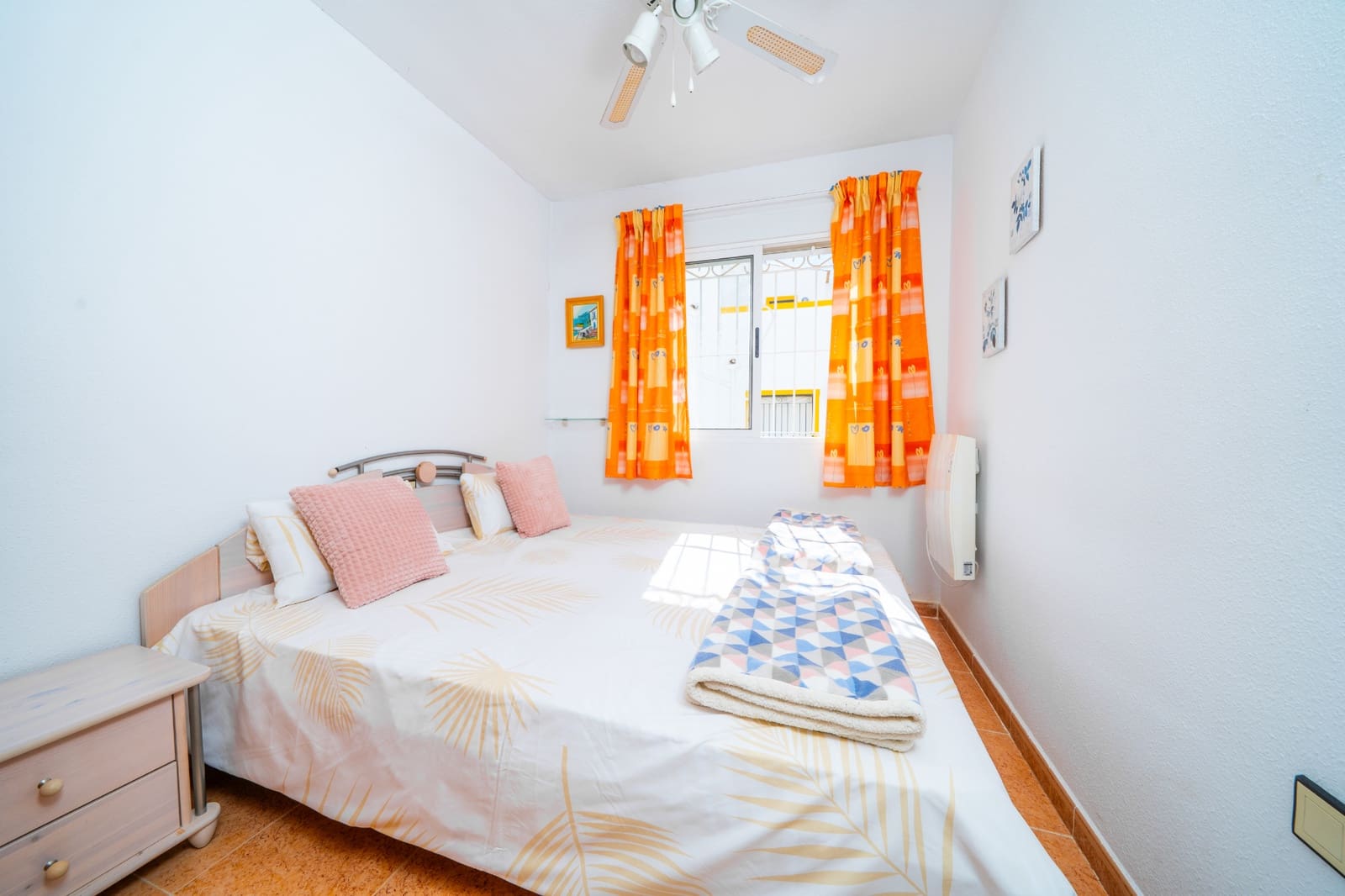 3 soveværelse Semi-Rækkehus til salg i La Marina med swimmingpool garage - € 199.950 (Ref: 10158335)