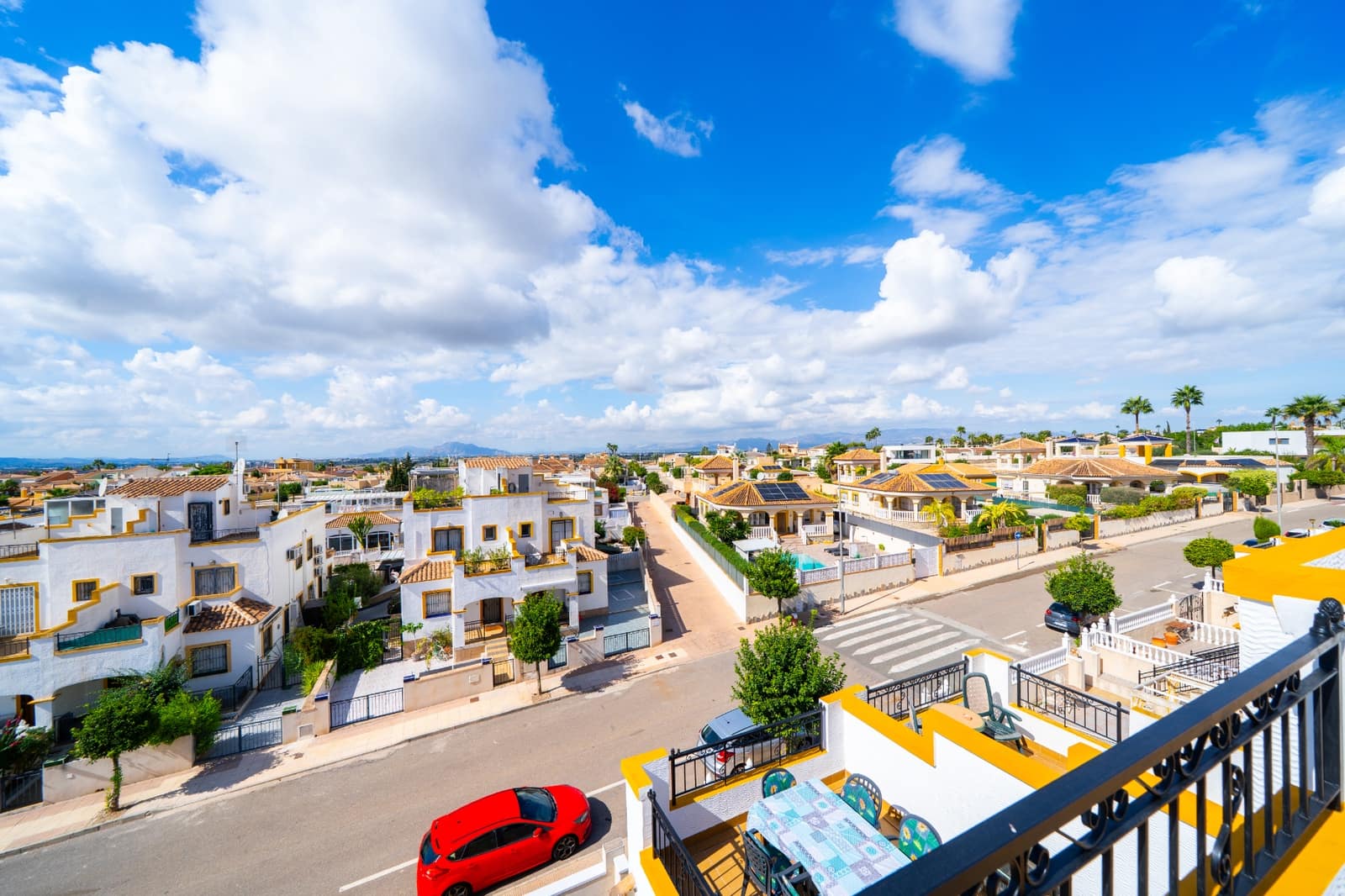 3 soveværelse Semi-Rækkehus til salg i La Marina med swimmingpool garage - € 199.950 (Ref: 10158335)