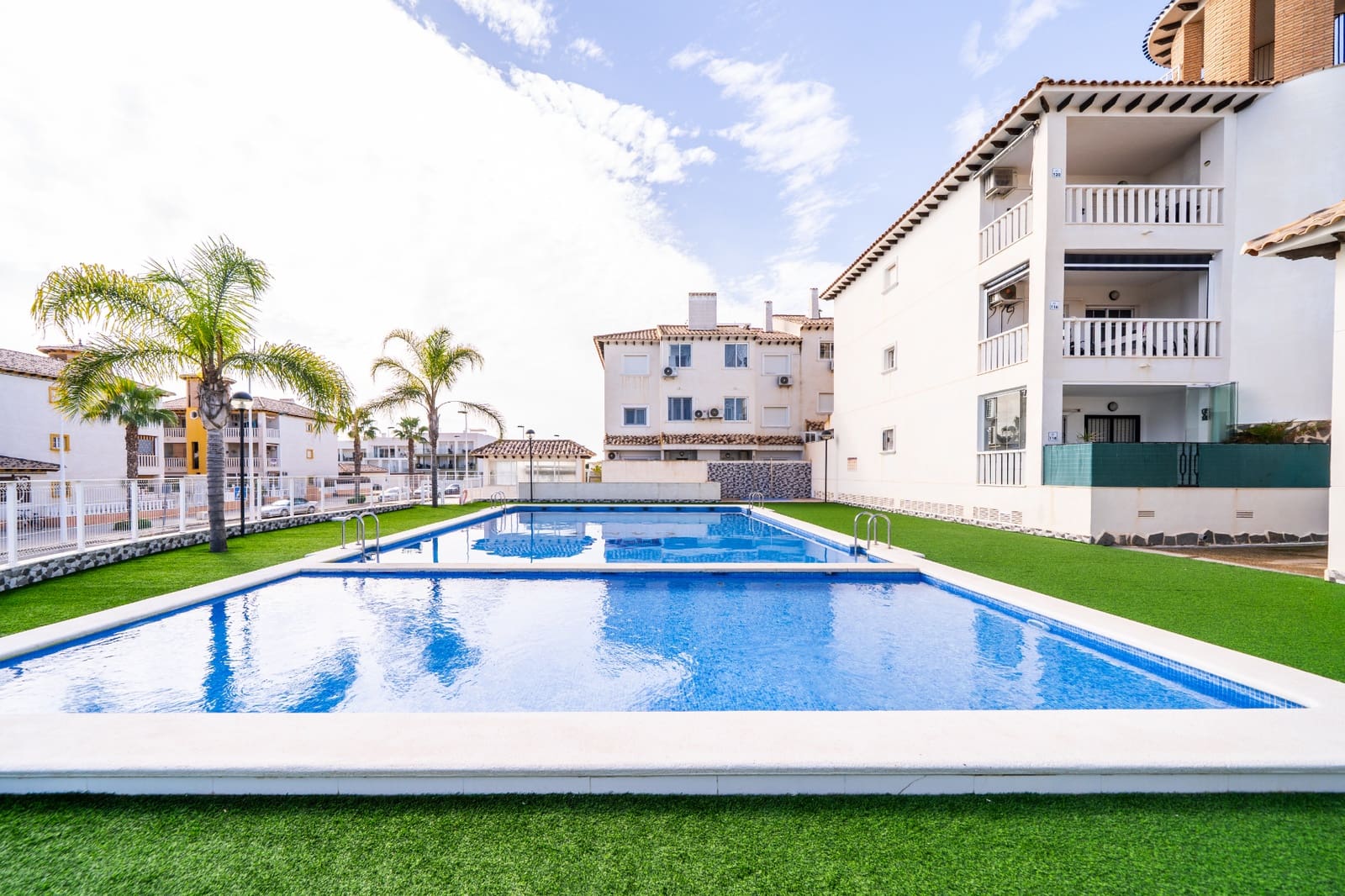2 Zimmer Apartment zu verkaufen in El Pinet mit Pool Garage - 219.000 € (Ref: 10163829)