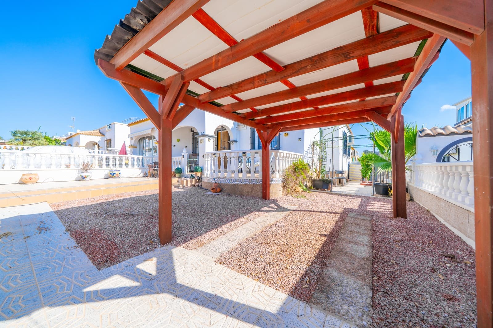 3 sypialnia Dom blizniak na sprzedaż w La Marina z basenem garażem - 185 000 € (Ref: 10185953)