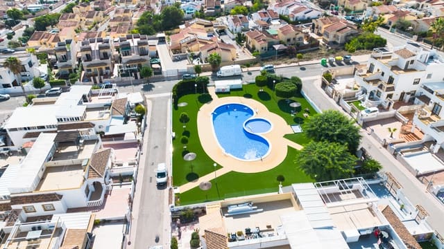 3 chambre Villa/Maison Semi-Mitoyenne à vendre à La Marina, Elche / Elx avec piscine garage - 185 000 € (Ref: 10185953)