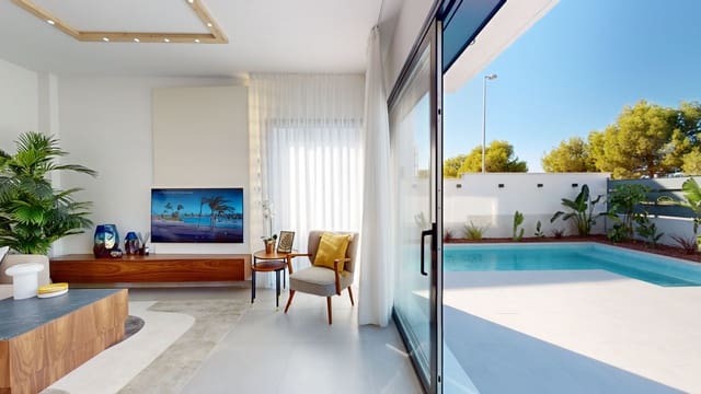 Chalet de 3 habitaciones en Los Alcázares en venta con piscina - 399.000 € (Ref: 8861918)