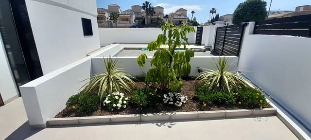 3 sypialnia Willa na sprzedaż w La Marina, Elche / Elx z basenem - 677 000 € (Ref: 8901485)