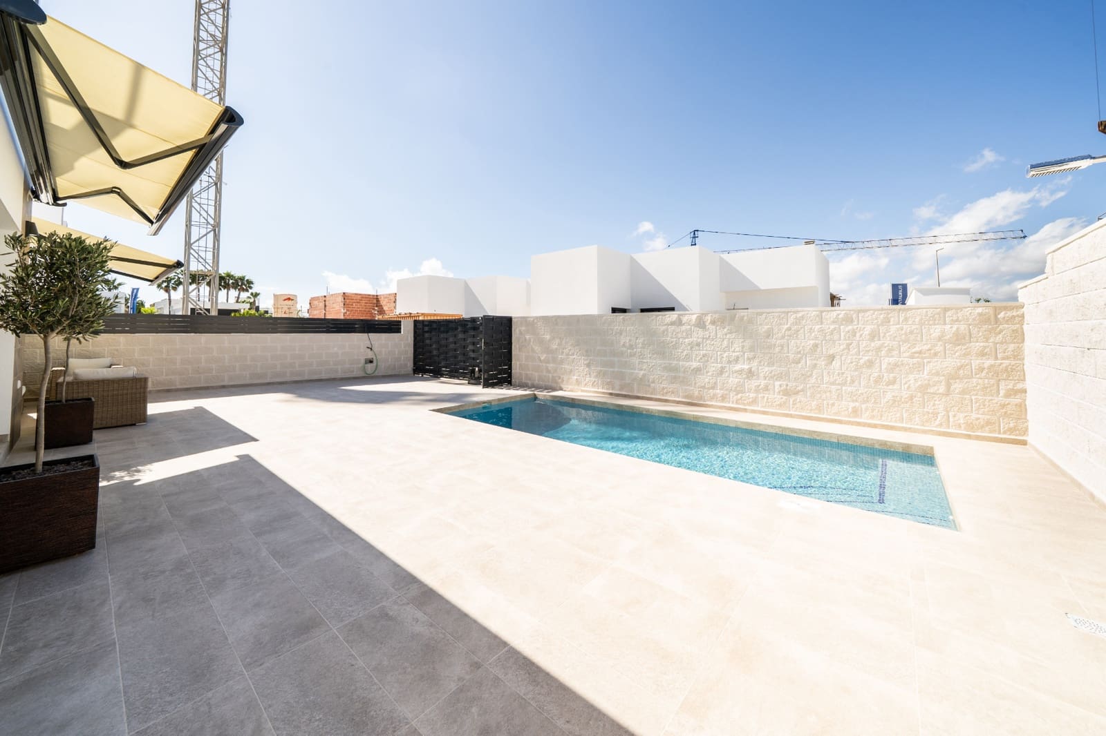 3 bedroom Villa for sale in San Fulgencio with pool - € 395,000 (Ref: 9066916)