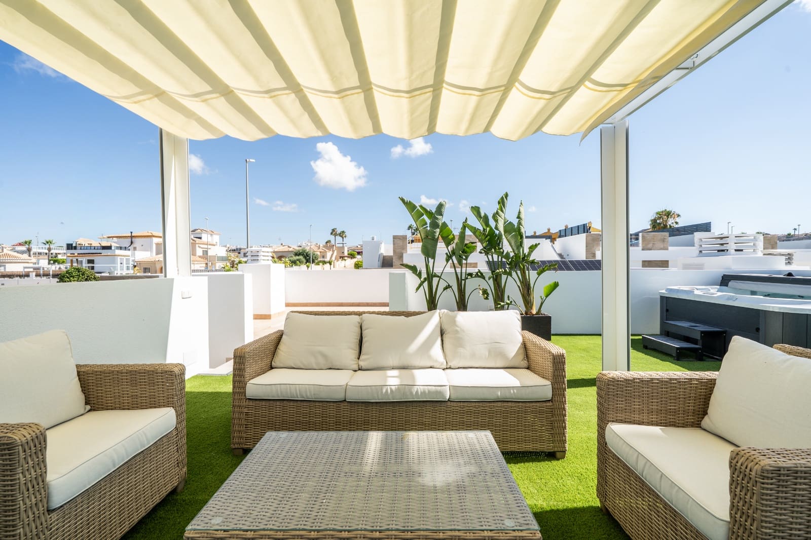 3 bedroom Villa for sale in San Fulgencio with pool - € 395,000 (Ref: 9066916)
