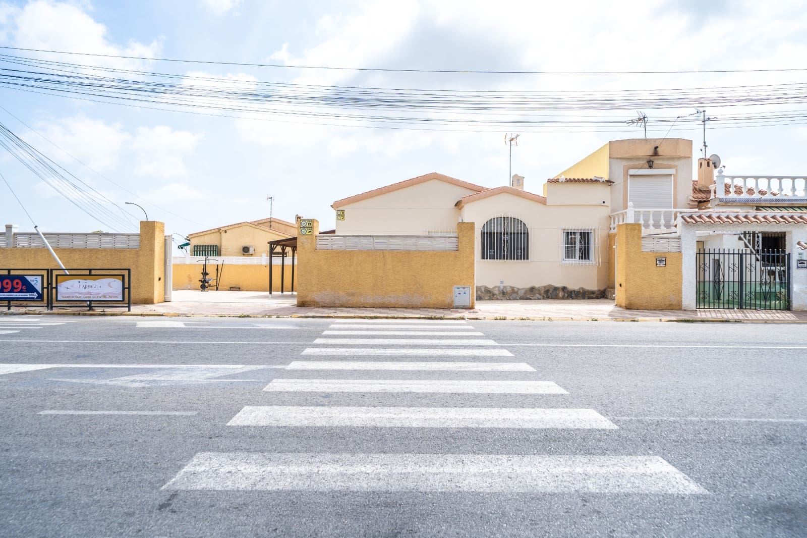 3 bedroom Villa for sale in La Marina with pool - € 299,000 (Ref: 9138602)