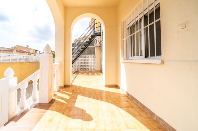 3 bedroom Villa for sale in La Marina, Elche / Elx with pool - € 299,000 (Ref: 9138602)