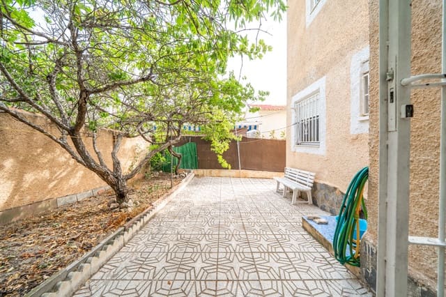 5 makuuhuone Huvila myytävänä paikassa La Marina, Elche / Elx mukana uima-altaan - 225 000 € (Ref: 9185828)