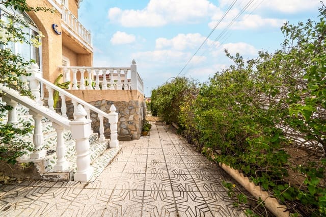 5 makuuhuone Huvila myytävänä paikassa La Marina, Elche / Elx mukana uima-altaan - 225 000 € (Ref: 9185828)