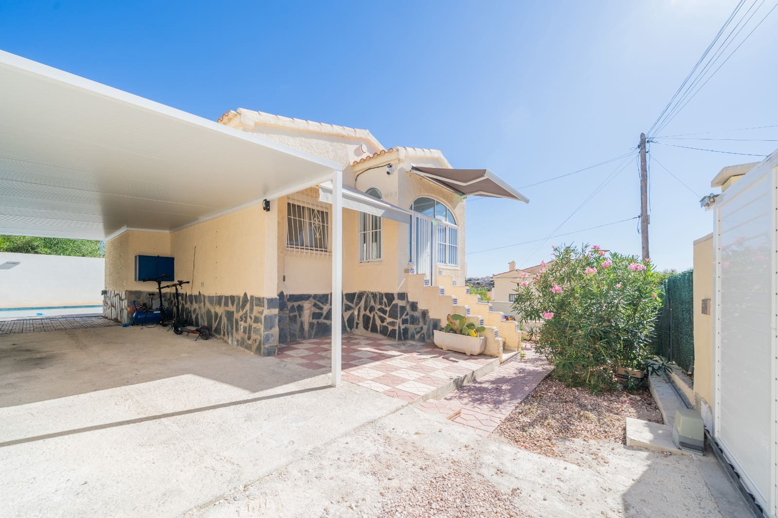 2 sovrum Villa till salu i La Marina med pool - 239 000 € (Ref: 9205534)