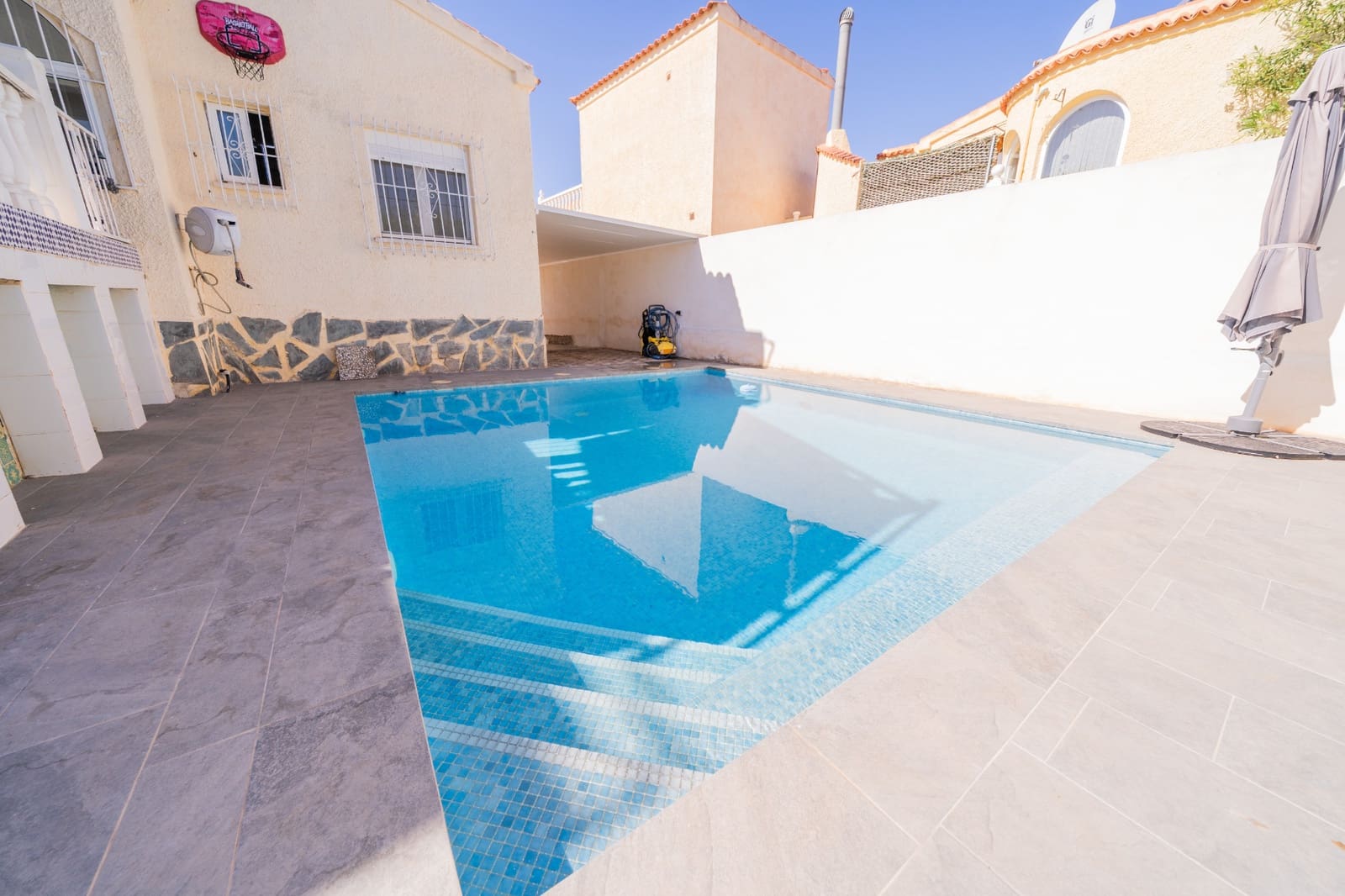 2 sovrum Villa till salu i La Marina med pool - 239 000 € (Ref: 9205534)