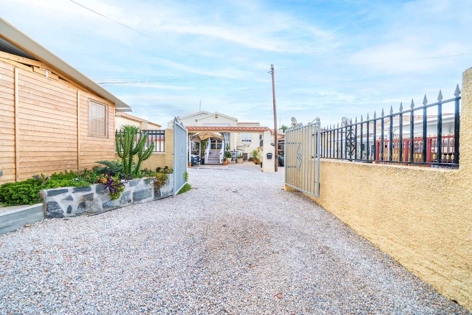 2 bedroom Villa for sale in La Marina with pool - € 184,000 (Ref: 9211092)