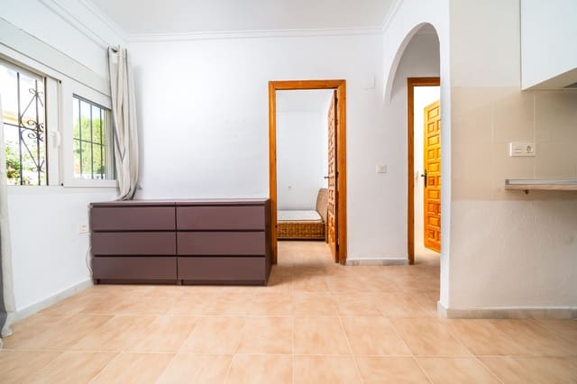 1 bedroom Townhouse for sale in La Marina, Elche / Elx with pool - € 87,500 (Ref: 9312046)