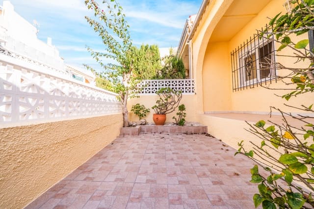 1 bedroom Townhouse for sale in La Marina, Elche / Elx with pool - € 87,500 (Ref: 9312046)