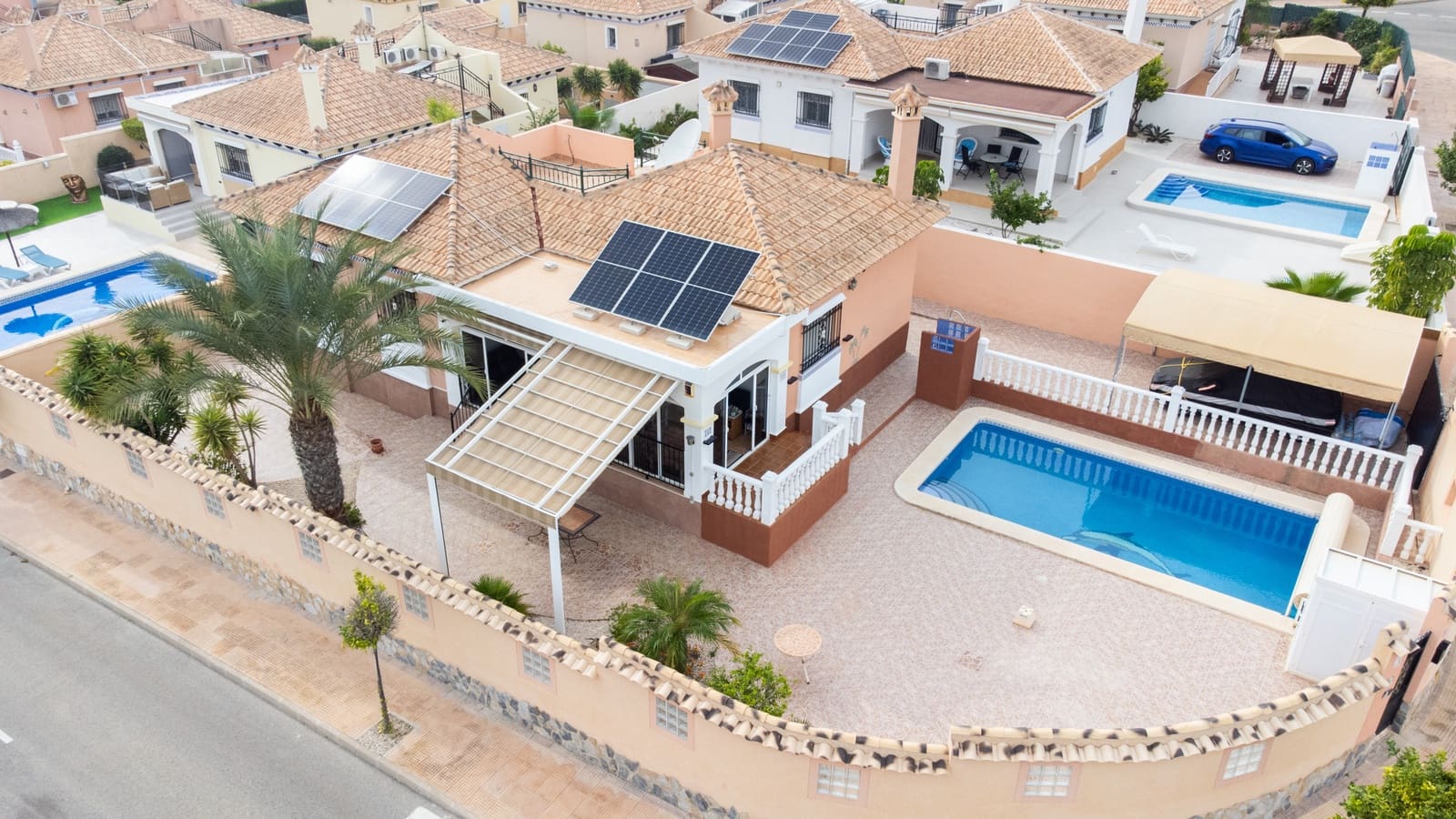 3 slaapkamer Villa te koop in La Marina met zwembad - € 420.000 (Ref: 9357768)