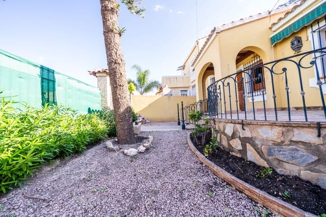 4 soverom Villa til salgs i La Marina, Elche / Elx med svømmebasseng - € 215 000 (Ref: 9360804)