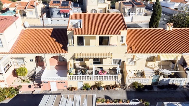 2 bedroom Townhouse for sale in La Marina, Elche / Elx with pool - € 149,000 (Ref: 9414607)