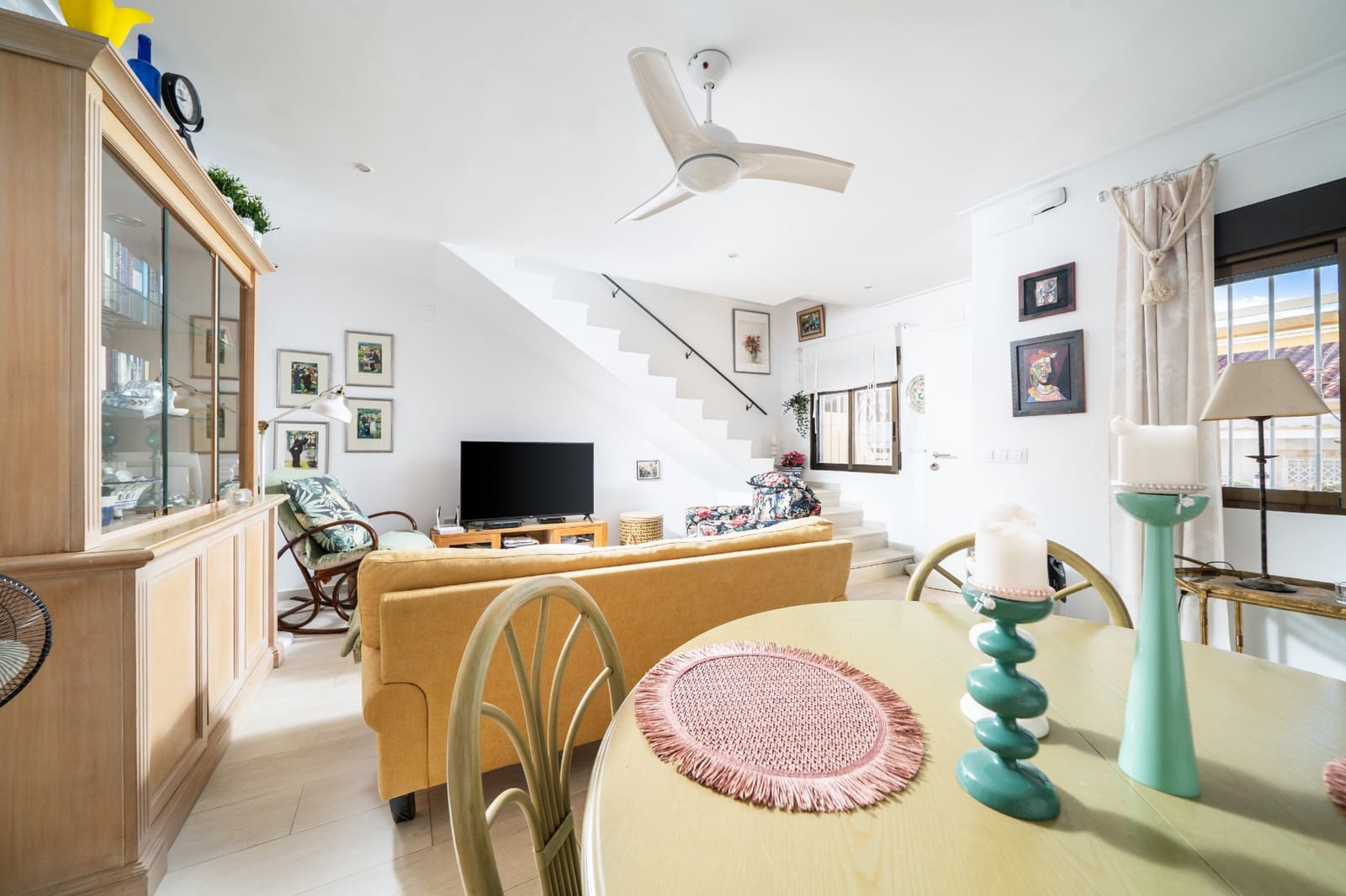 2 soveværelse Byhus til salg i La Marina med swimmingpool - € 149.000 (Ref: 9414607)