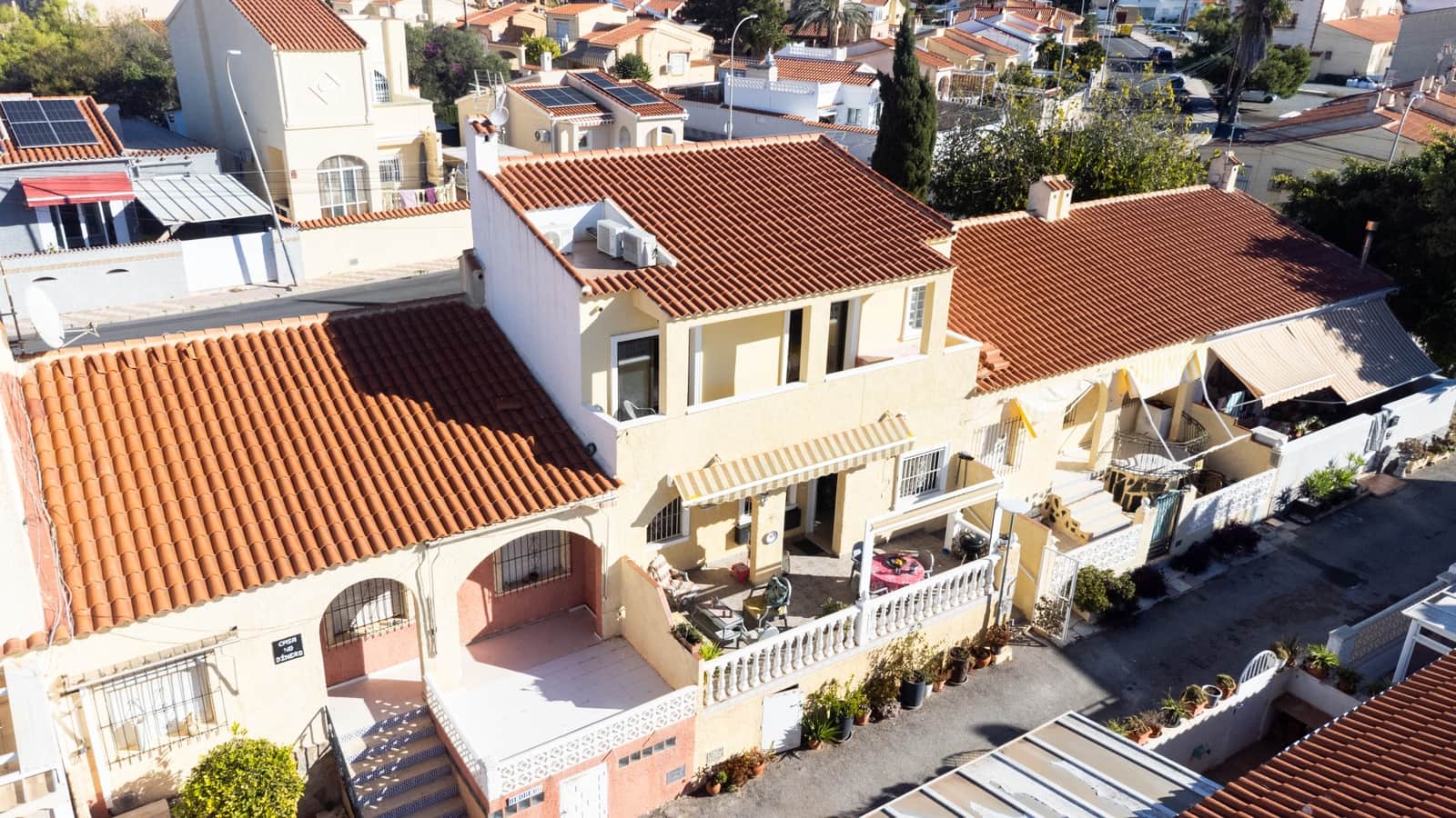 2 soveværelse Byhus til salg i La Marina med swimmingpool - € 149.000 (Ref: 9414607)