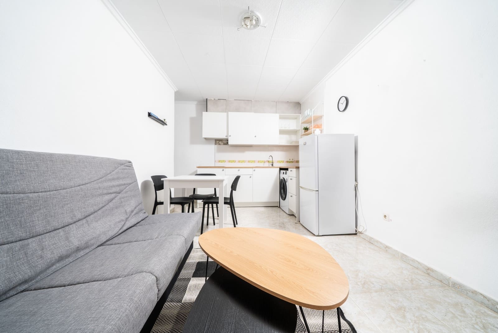 4 soveværelse Byhus til salg i La Marina med swimmingpool - € 165.000 (Ref: 9445434)