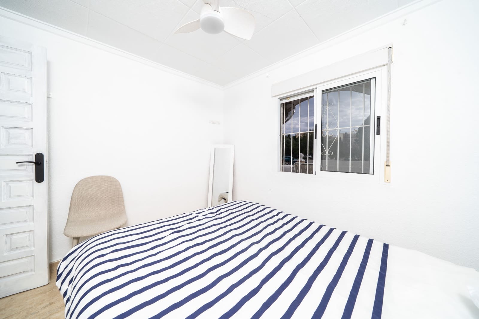 4 soveværelse Byhus til salg i La Marina med swimmingpool - € 165.000 (Ref: 9445434)