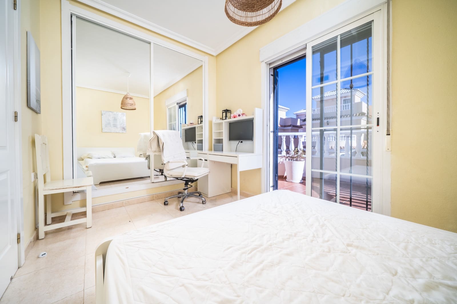 3 soveværelse Semi-Rækkehus til salg i La Marina med swimmingpool - € 219.000 (Ref: 9480661)