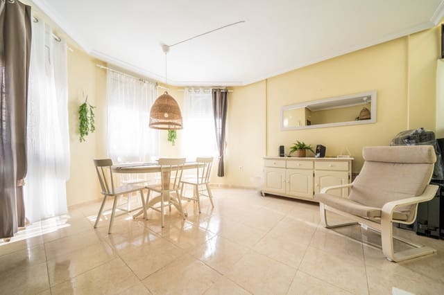 3 soveværelse Semi-Rækkehus til salg i La Marina, Elche / Elx med swimmingpool - € 219.000 (Ref: 9480661)