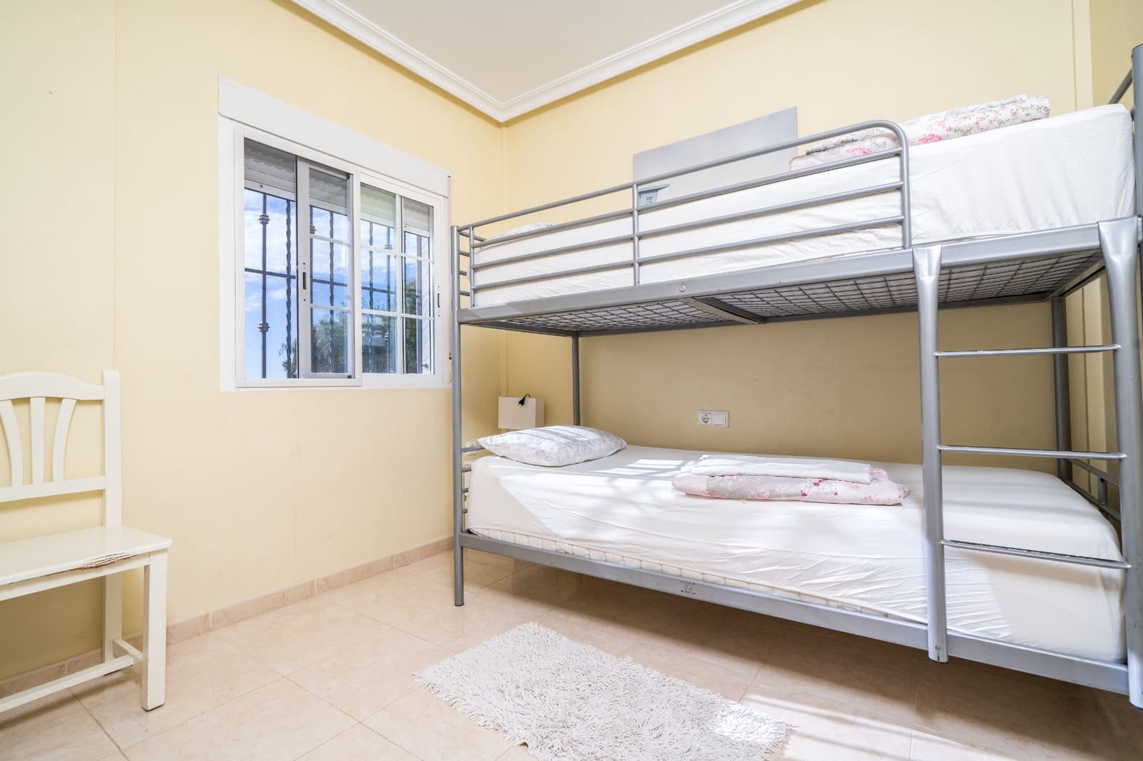 3 soveværelse Semi-Rækkehus til salg i La Marina med swimmingpool - € 219.000 (Ref: 9480661)