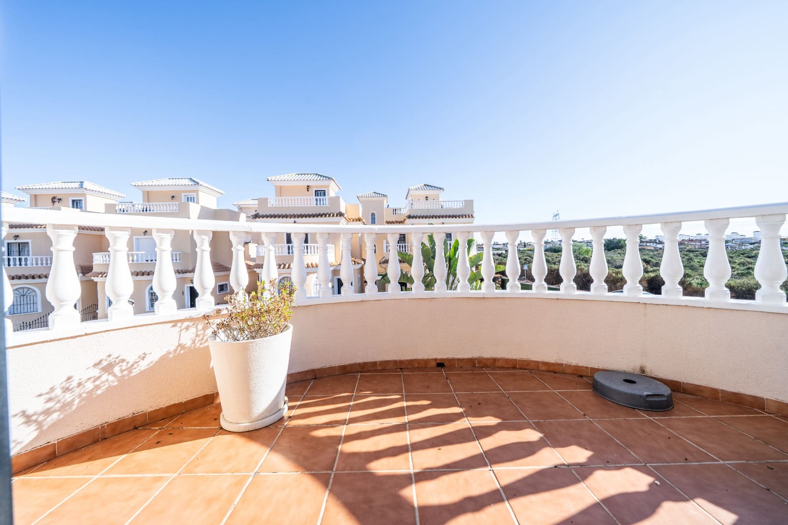 3 soveværelse Semi-Rækkehus til salg i La Marina med swimmingpool - € 219.000 (Ref: 9480661)